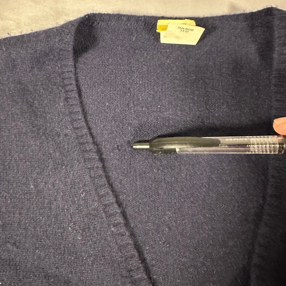 J.Crew V-Neck Sweater Women Small Navy Blue Fair 100%‎ Cashmere Holes Flaw - Picture 9 of 14